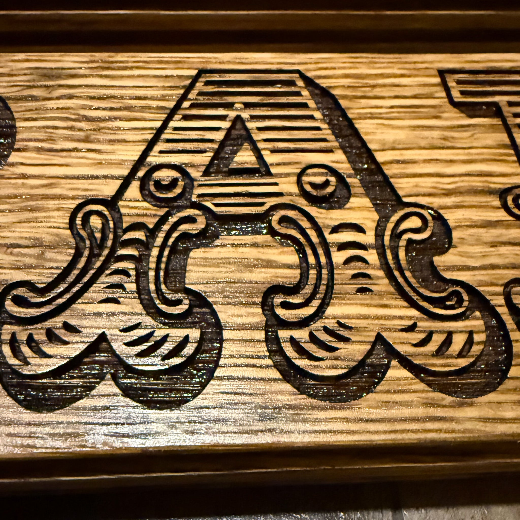 Barrel Lid Signs | Custom Whiskey Barrel Lid Signs
